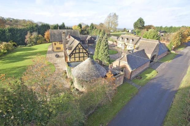 Dovehouse Farm Vila Birmingham Exterior foto